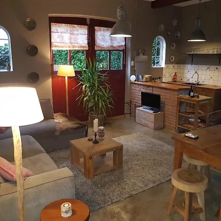 In Het Koetshuis * 阿帕多恩